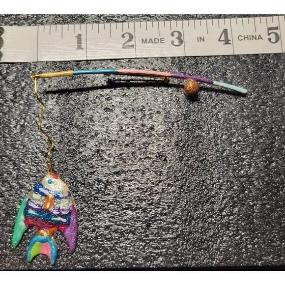 Colorful fishpole with a beautiful catch - Picture 2 of 6